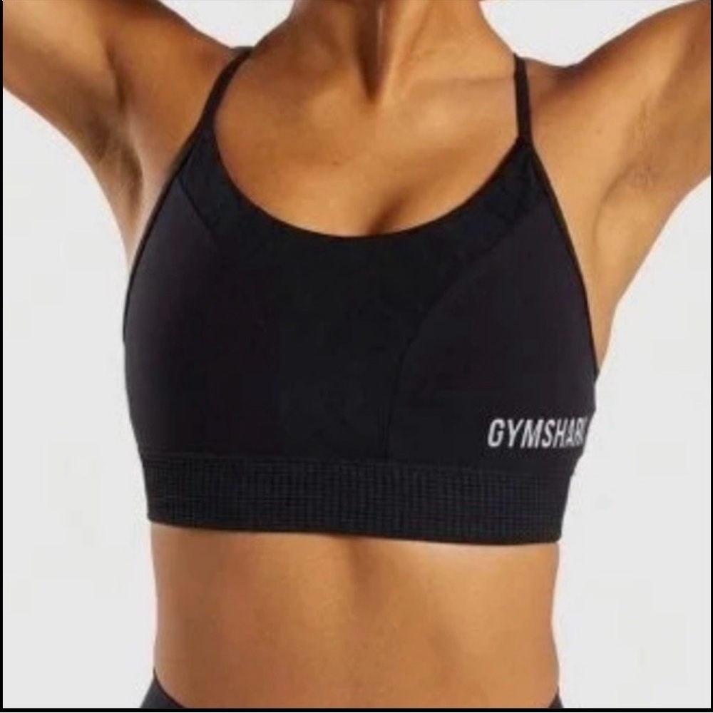 GYMSHARK WOMENS
GEO MESH SPORTS BRA